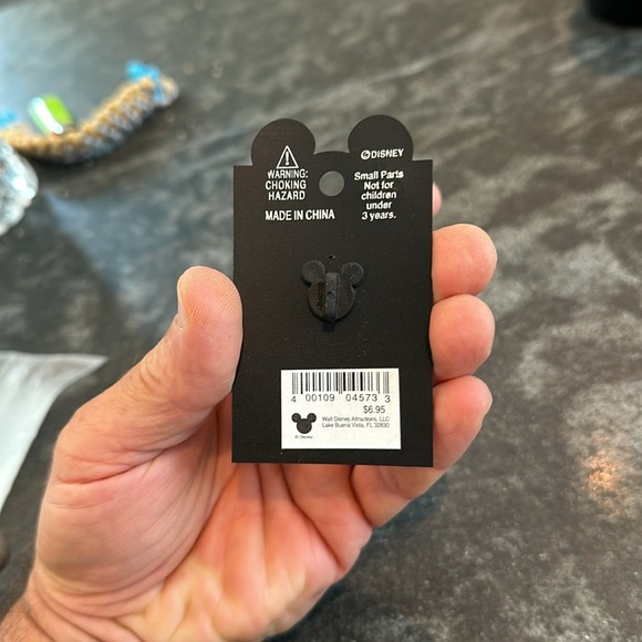 World of Disney Mickey & Minnie '06 NYC Disney Pin. Original owner. Never used. - Picture 3 of 5